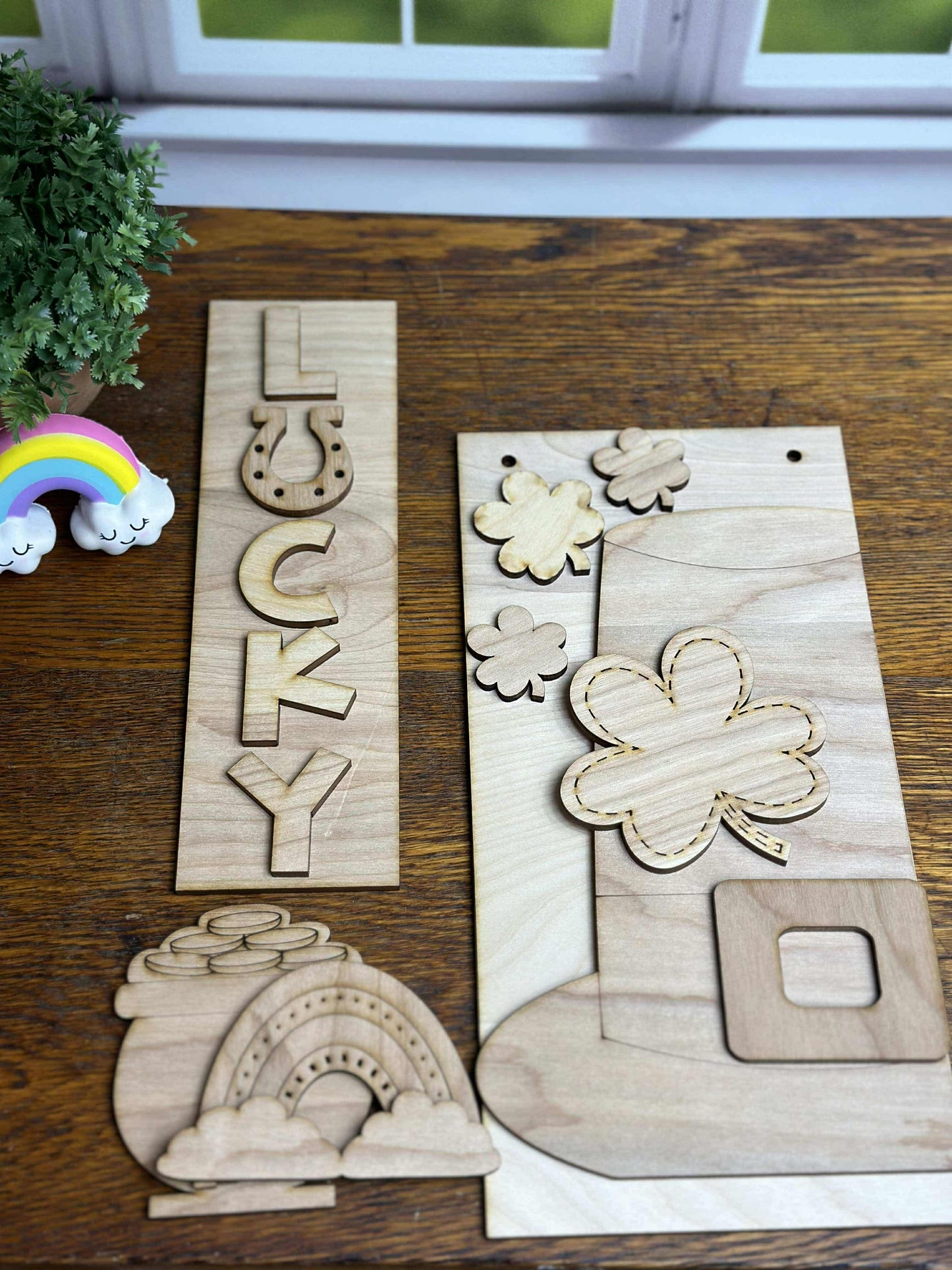Lucky, DIY Craft Kit, Interchangeable Post Birch or Maple Plywood Inserts, Paint Party Supplies