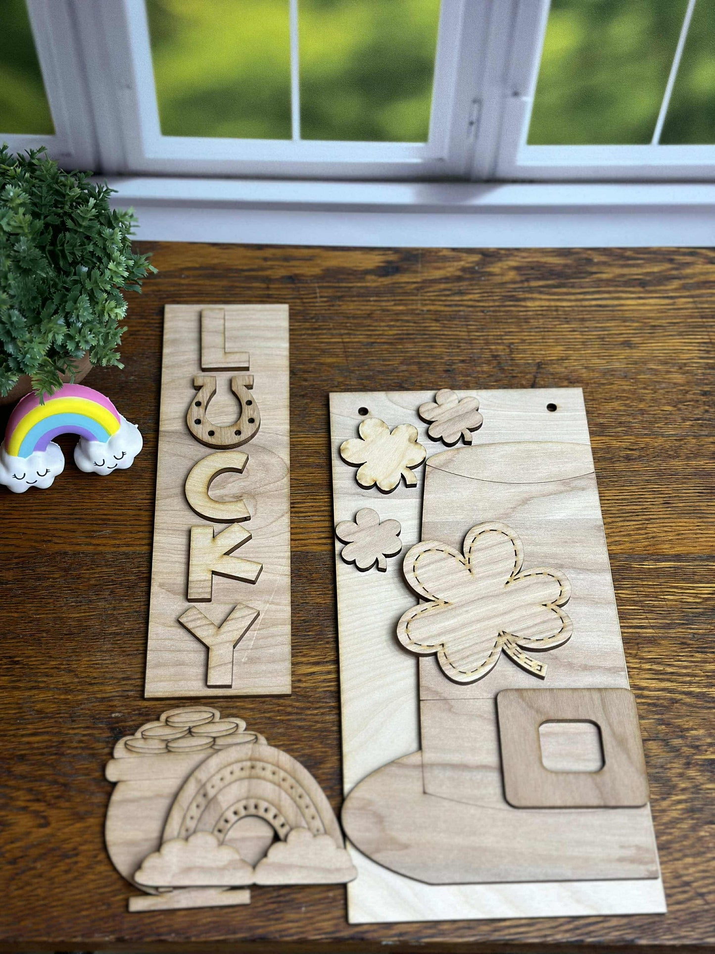 Lucky, DIY Craft Kit, Interchangeable Post Birch or Maple Plywood Inserts, Paint Party Supplies