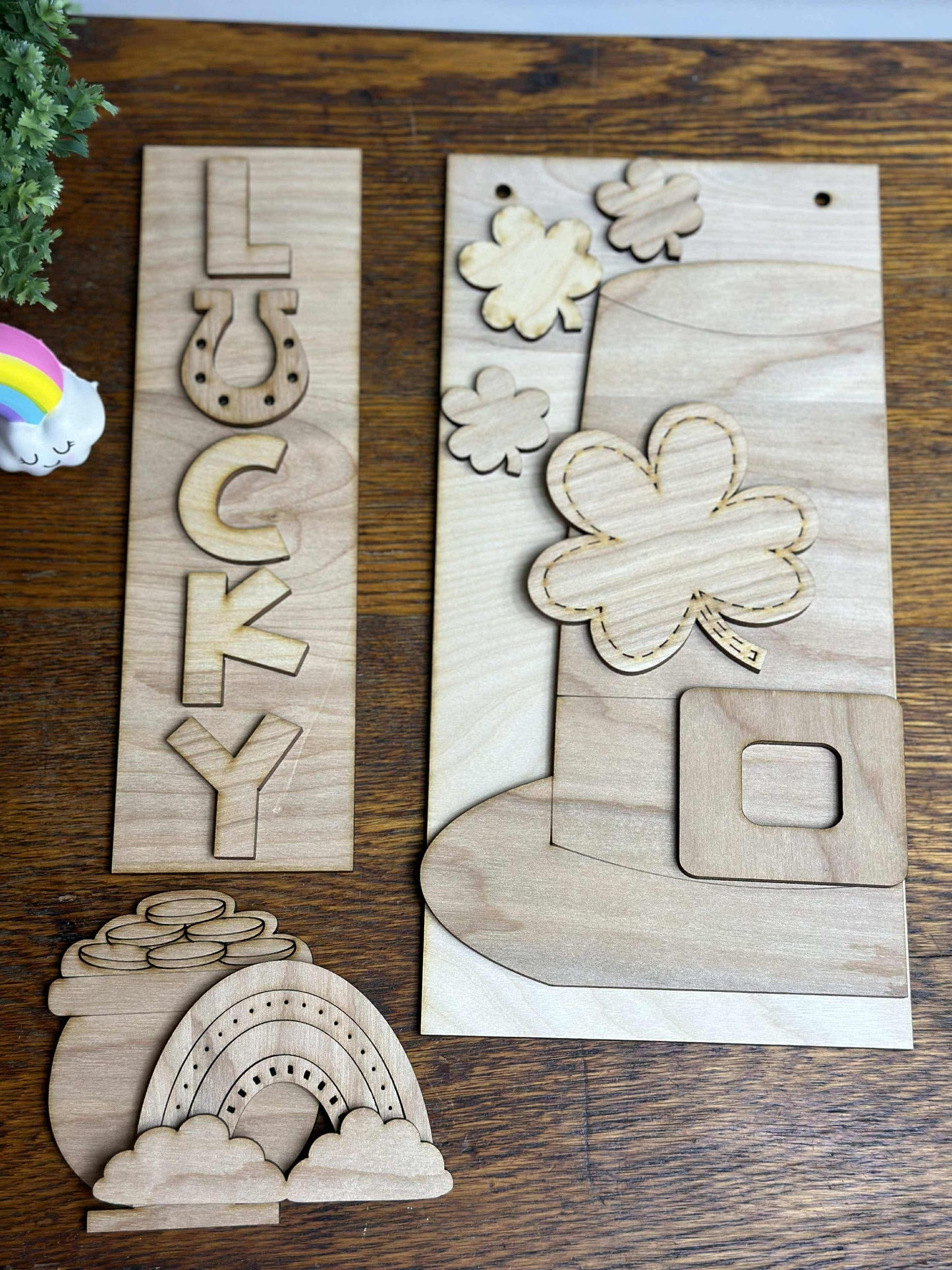 Lucky, DIY Craft Kit, Interchangeable Post Birch or Maple Plywood Inserts, Paint Party Supplies