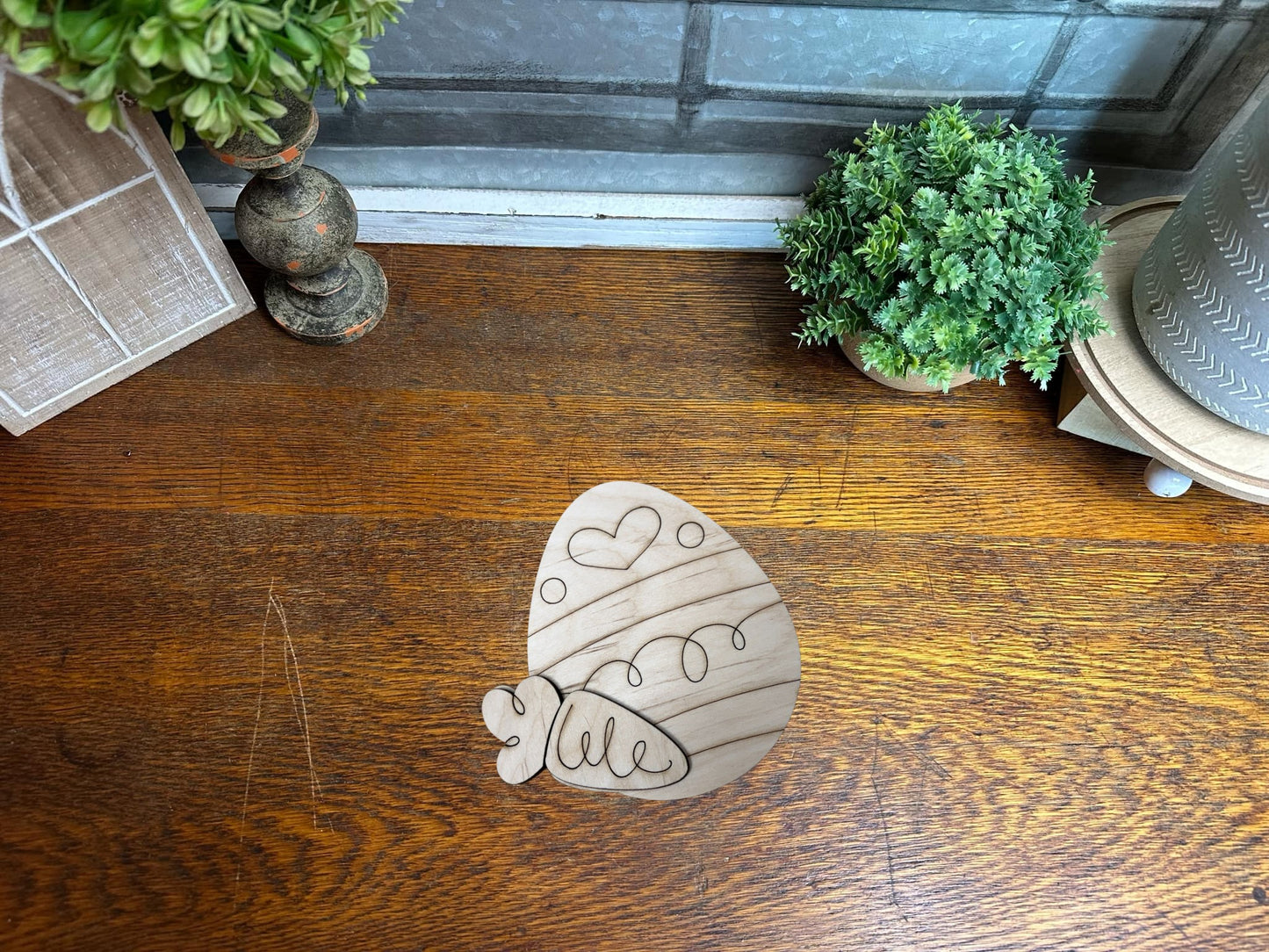 Egg and Carrot Interchangeable Welcome Sign Insert