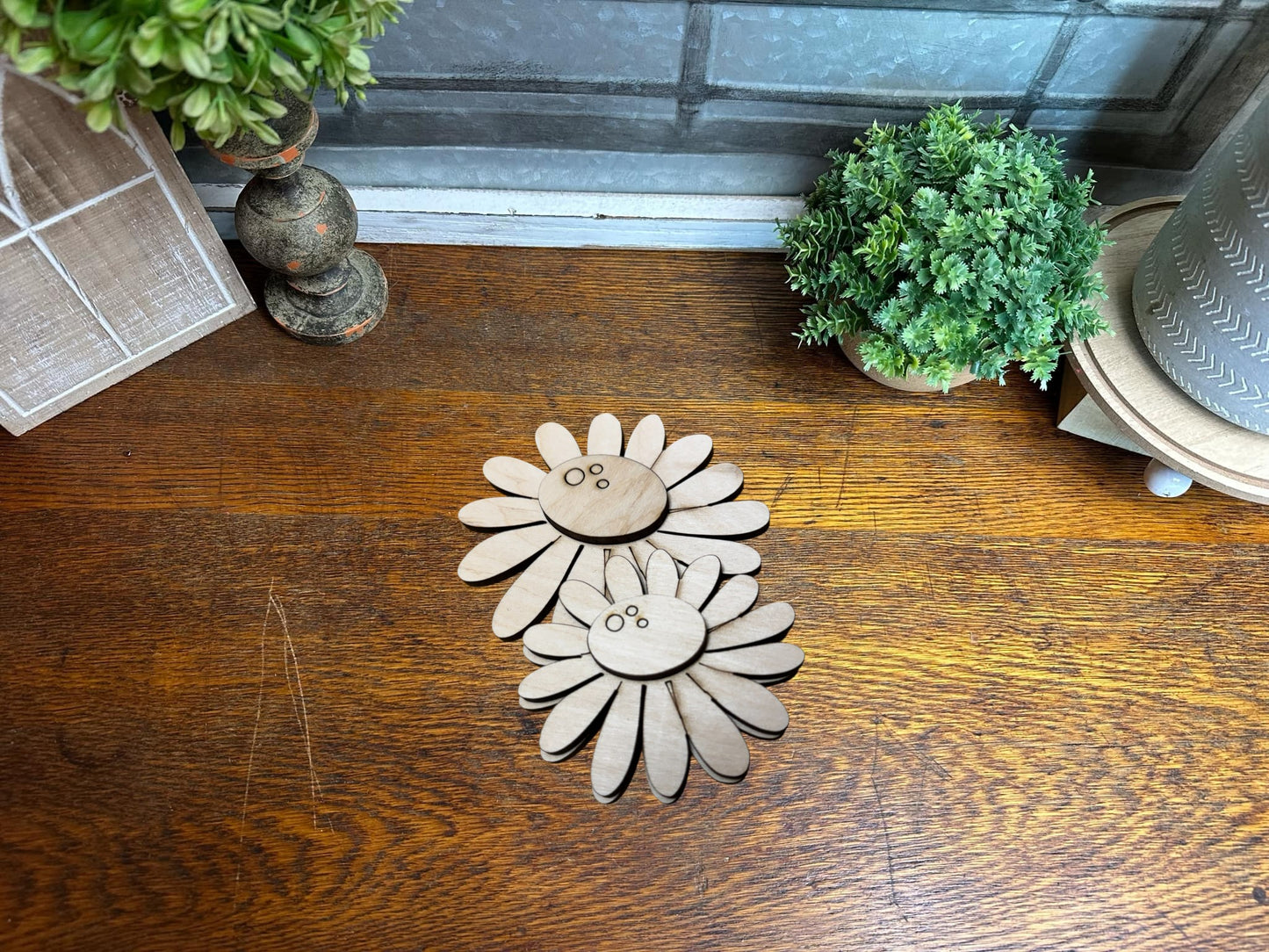 Daisy Interchangeable Welcome Sign Insert