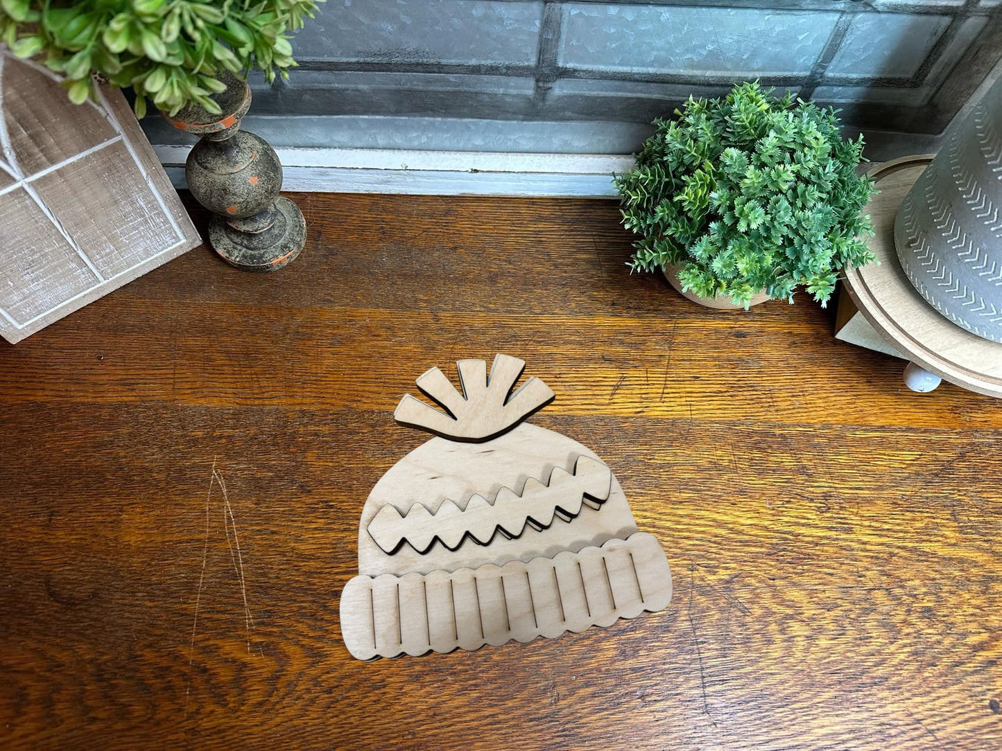 Winter Hat Letter Interchangeable Welcome Sign Insert